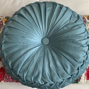18” Round Throw Pillow